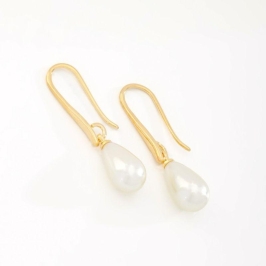 BRINCO GANCHO COM PÉROLA EM FORMATO DE GOTA