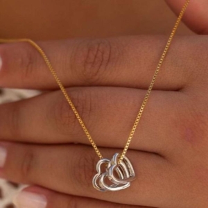 COLAR TRÊS CORAÇÕES