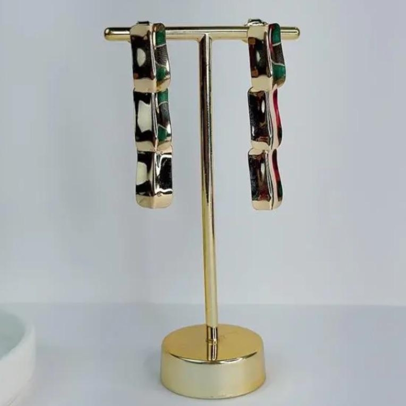 BRINCO LONGO E GEOMÉTRICO