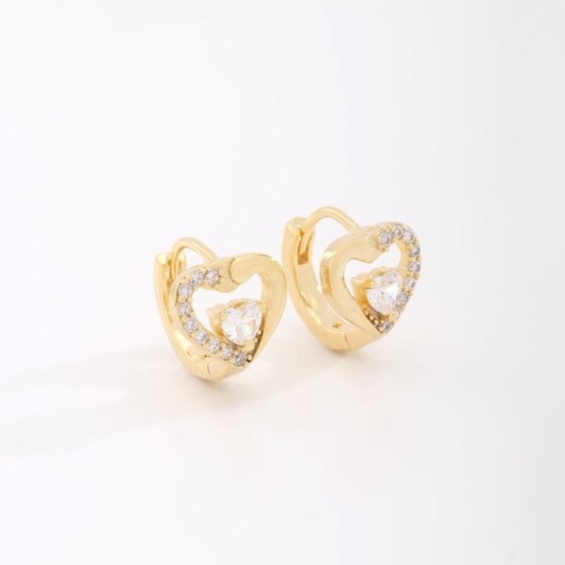 ARGOLINHA CORAÇÃO ZIRCÔNIAS COM PEDRA CENTRAL