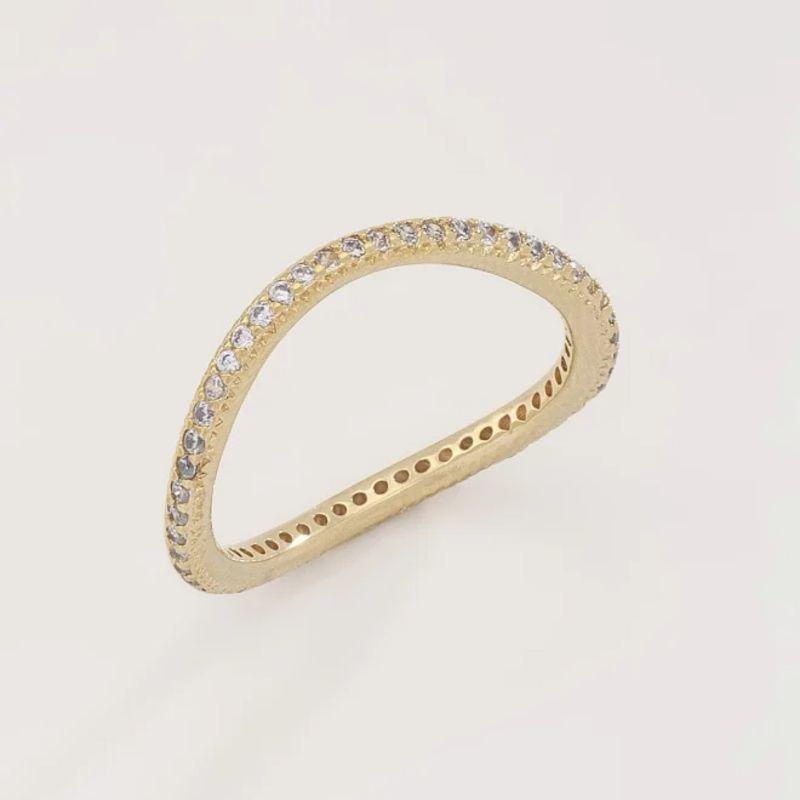 ANEL COM FORMATO LEVEMENTE CURVADO EM ZIRCÔNIAS