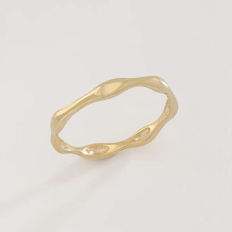 ANEL COM DESIGN ORGÂNICO