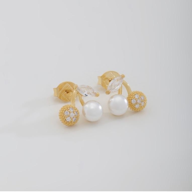 BRINCO CEREJA COM PÉROLAS E ZIRCÔNIAS