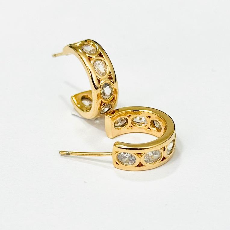 MEIA ARGOLA ZIRCÔNIAS OVAIS