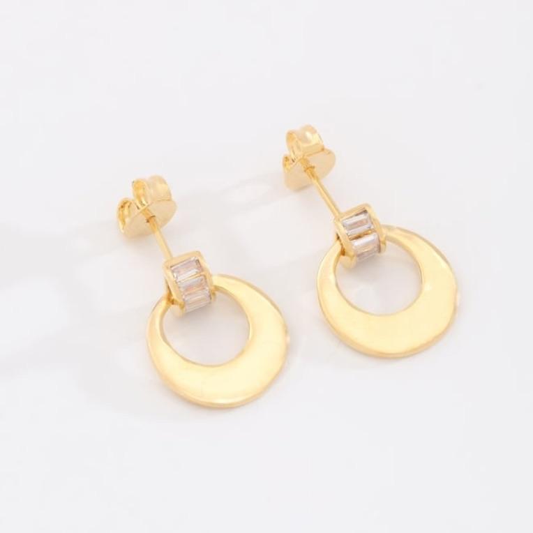 BRINCO REDONDO COM BASE ZIRCÔNIAS BAGUETE