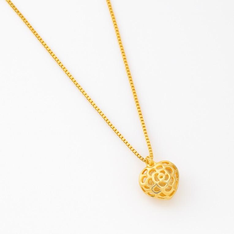 COLAR CORAÇÃO COM DETALHES VAZADOS