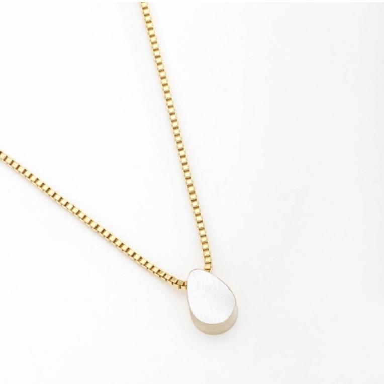 COLAR GOTA LISA